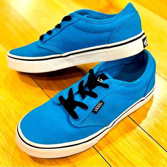 YOUTH VANS SIZE 4–SUPER COOL BLUE—GREAT USED CONDITION—CLEAN—UNISEX 💙💙 - Picture 1 of 13